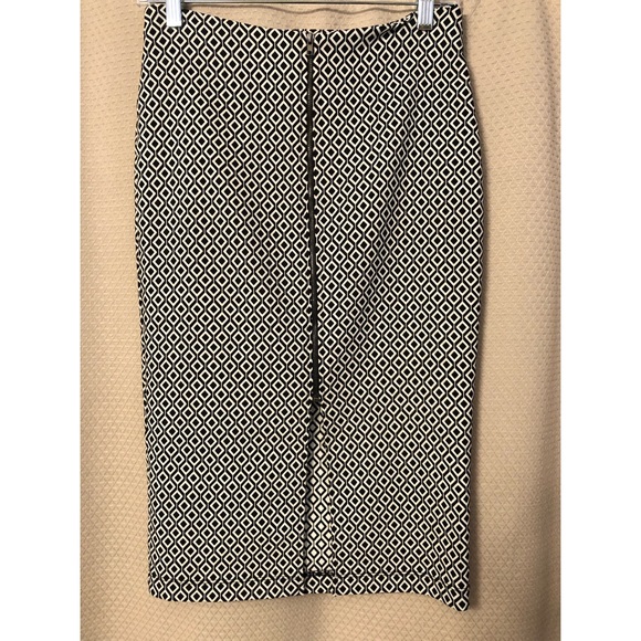 Geometric pencil skirt with zipper - Picture 2 of 4